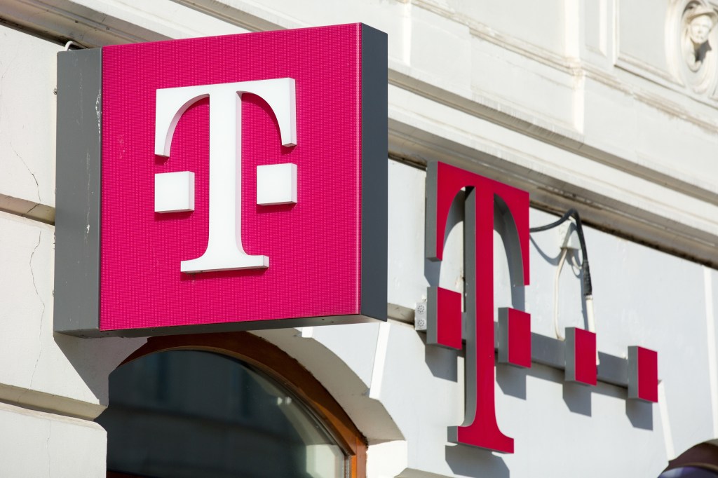 En un reciente comunicado, T-Mobile ha tranquilizado a sus clientes afirmando que los hackers no log