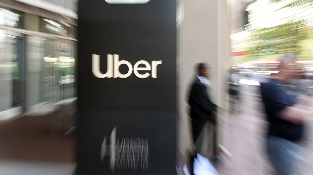 En una movida sorprendente, Uber está fortaleciendo su equipo de trabajadores temporales para una mi