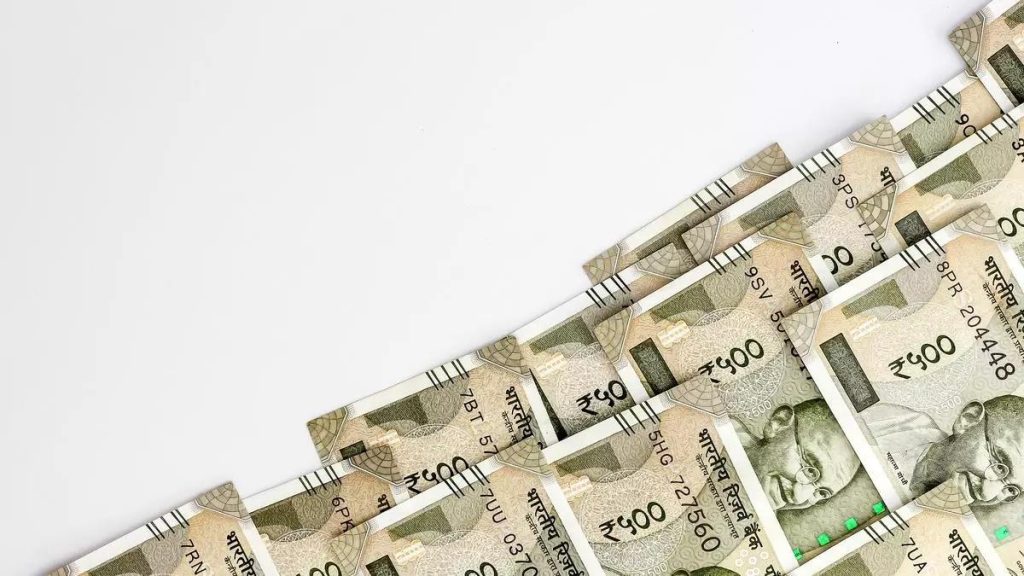 Mínimo histórico de la rupia frente al dólar El panorama económico global se ha puesto interesante con la re